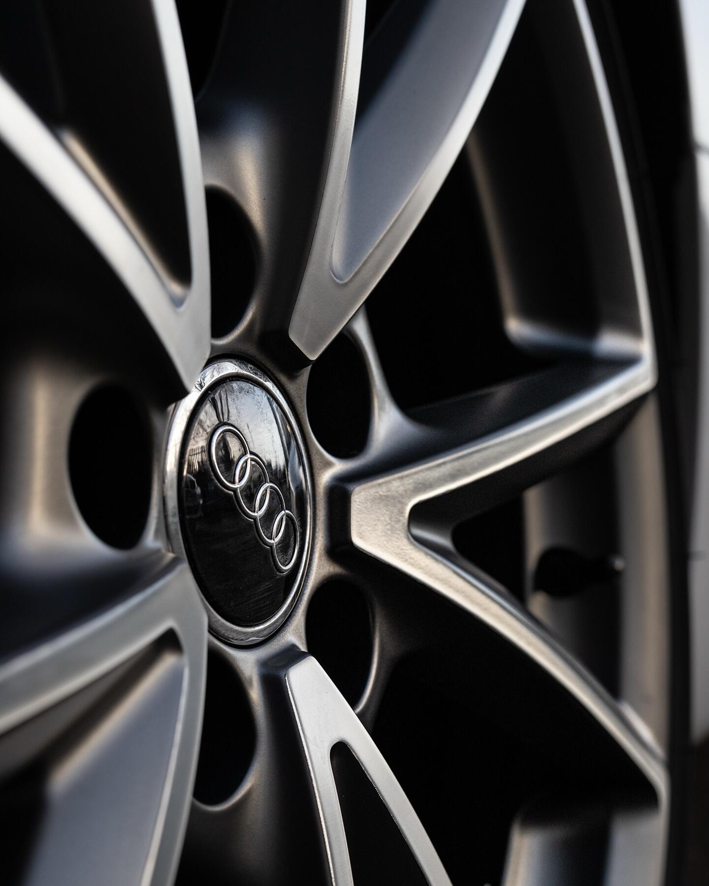 Audi wheel centre cap detail on refurbished alloy