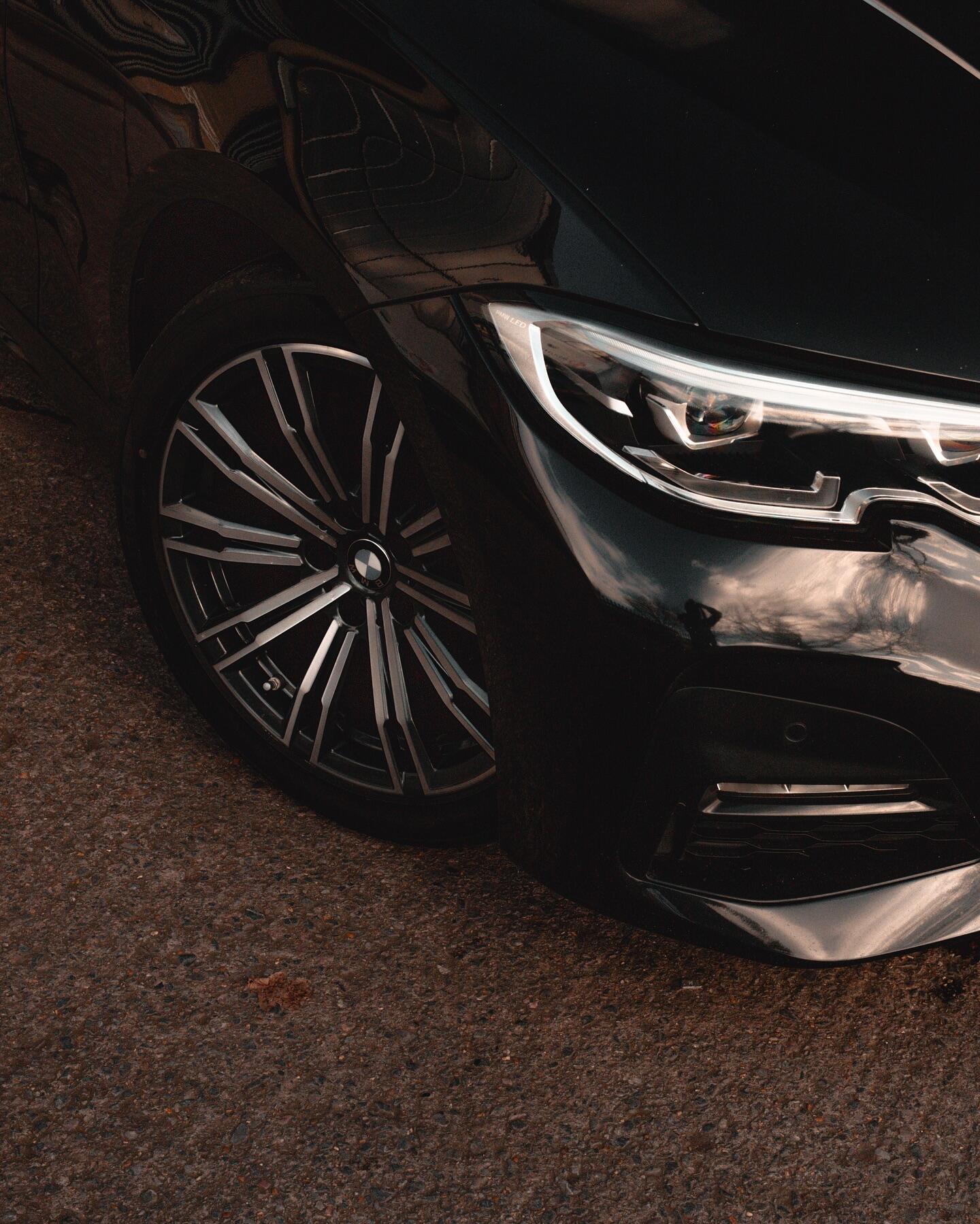 BMW front quarter view showing refurbished alloy wheel