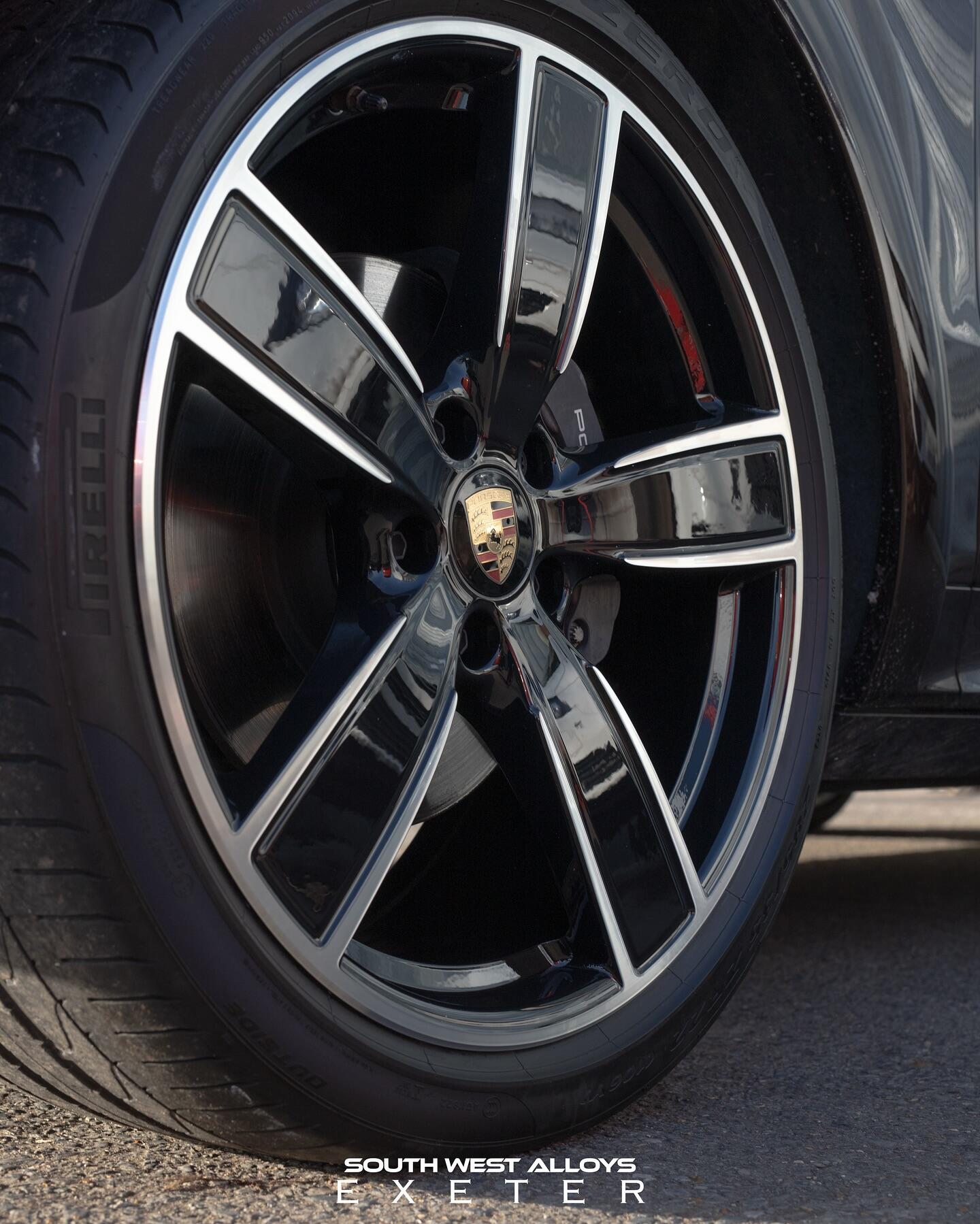Porsche Cayenne alloy wheel close-up after refurbishment